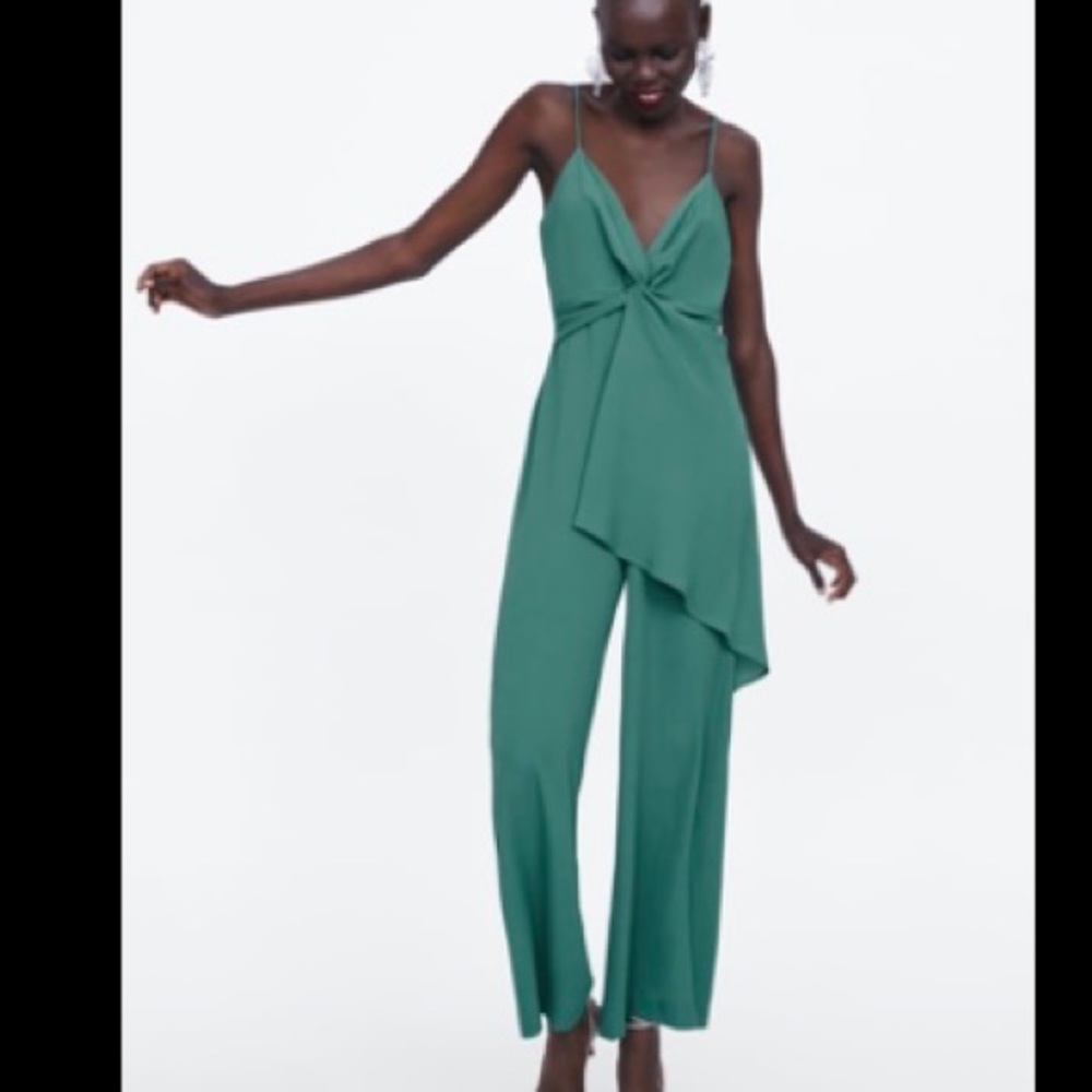 🆕 Zara Green Flowy Jumpsuit
